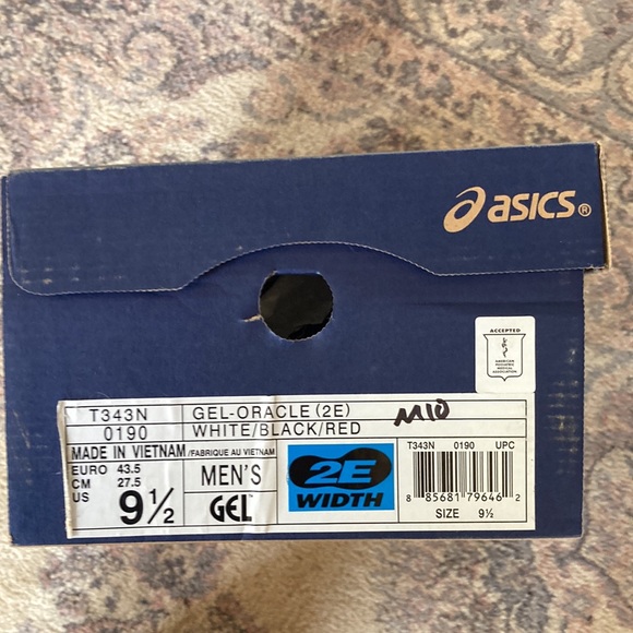 Brand new pair of ASICS Oracles in the original box. - Picture 9 of 9
